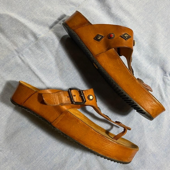 Like New! Jo Ghost Embellished Stud Sandals - Picture 4 of 6